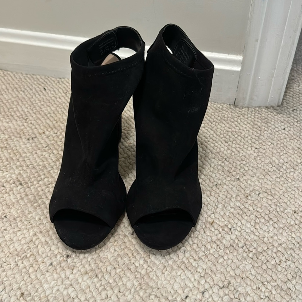 Black Aldo heels